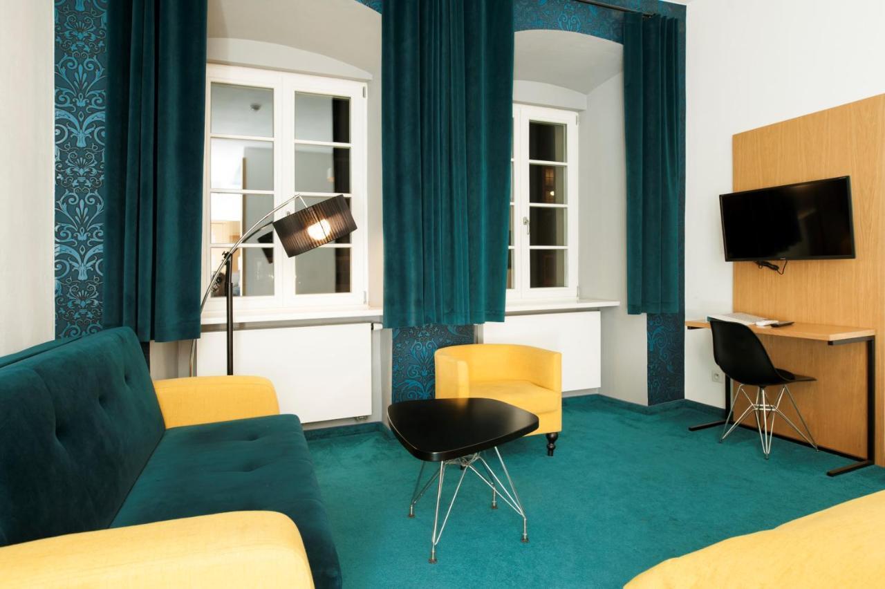 Tcz Wozna Aparthotel พอซนาน ภายนอก รูปภาพ