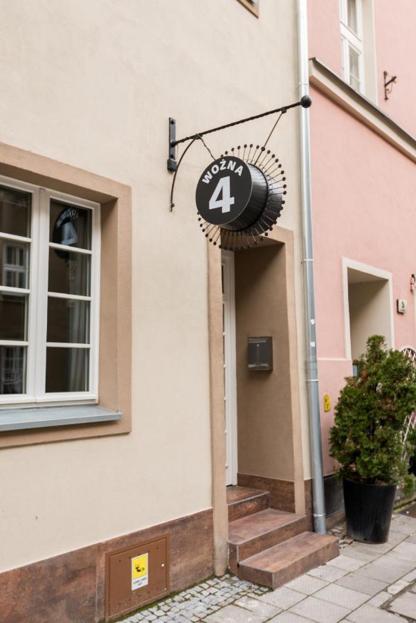 Tcz Wozna Aparthotel พอซนาน ภายนอก รูปภาพ