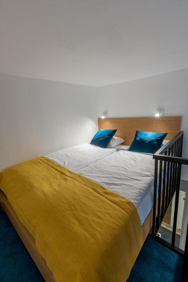 Tcz Wozna Aparthotel พอซนาน ภายนอก รูปภาพ
