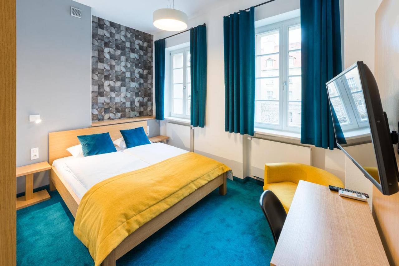 Tcz Wozna Aparthotel พอซนาน ภายนอก รูปภาพ