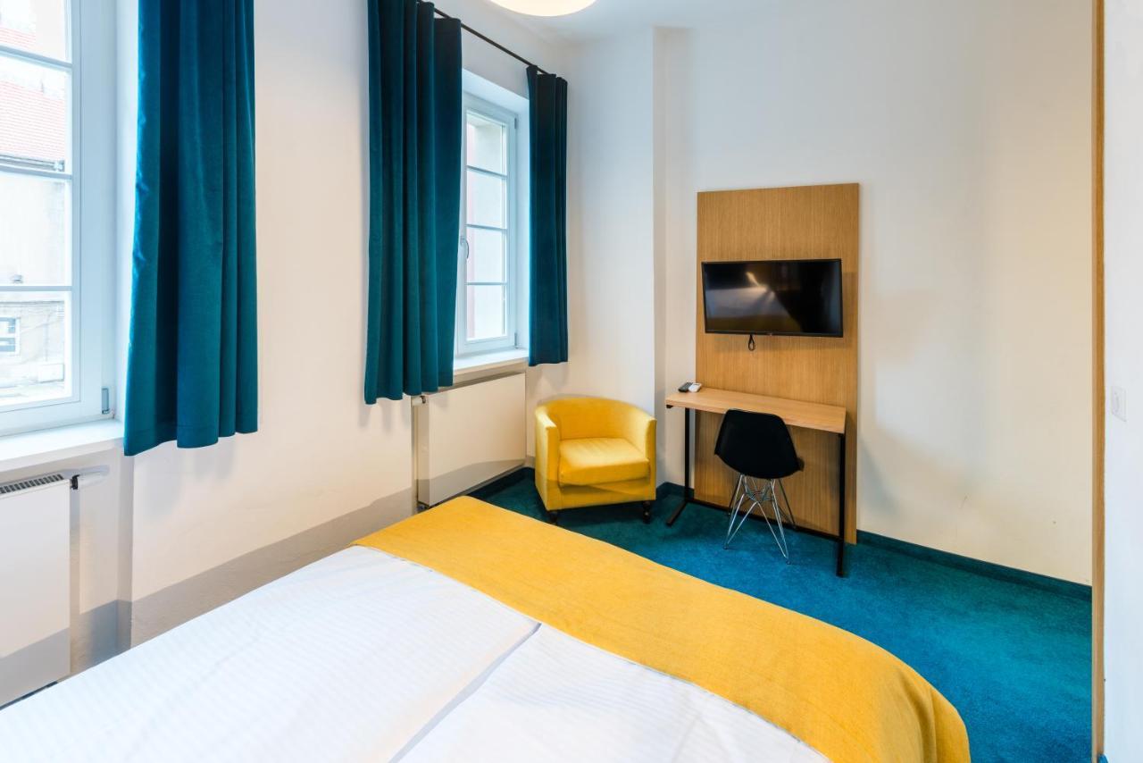 Tcz Wozna Aparthotel พอซนาน ภายนอก รูปภาพ